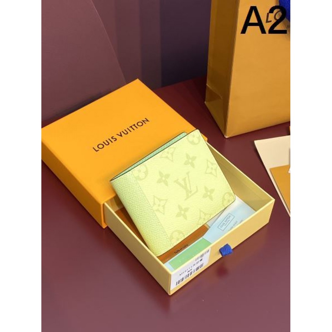 春の新生活にぴったり LOUIS VUITTON スーパーコピー 二つ折り財布 プレミアム感満載