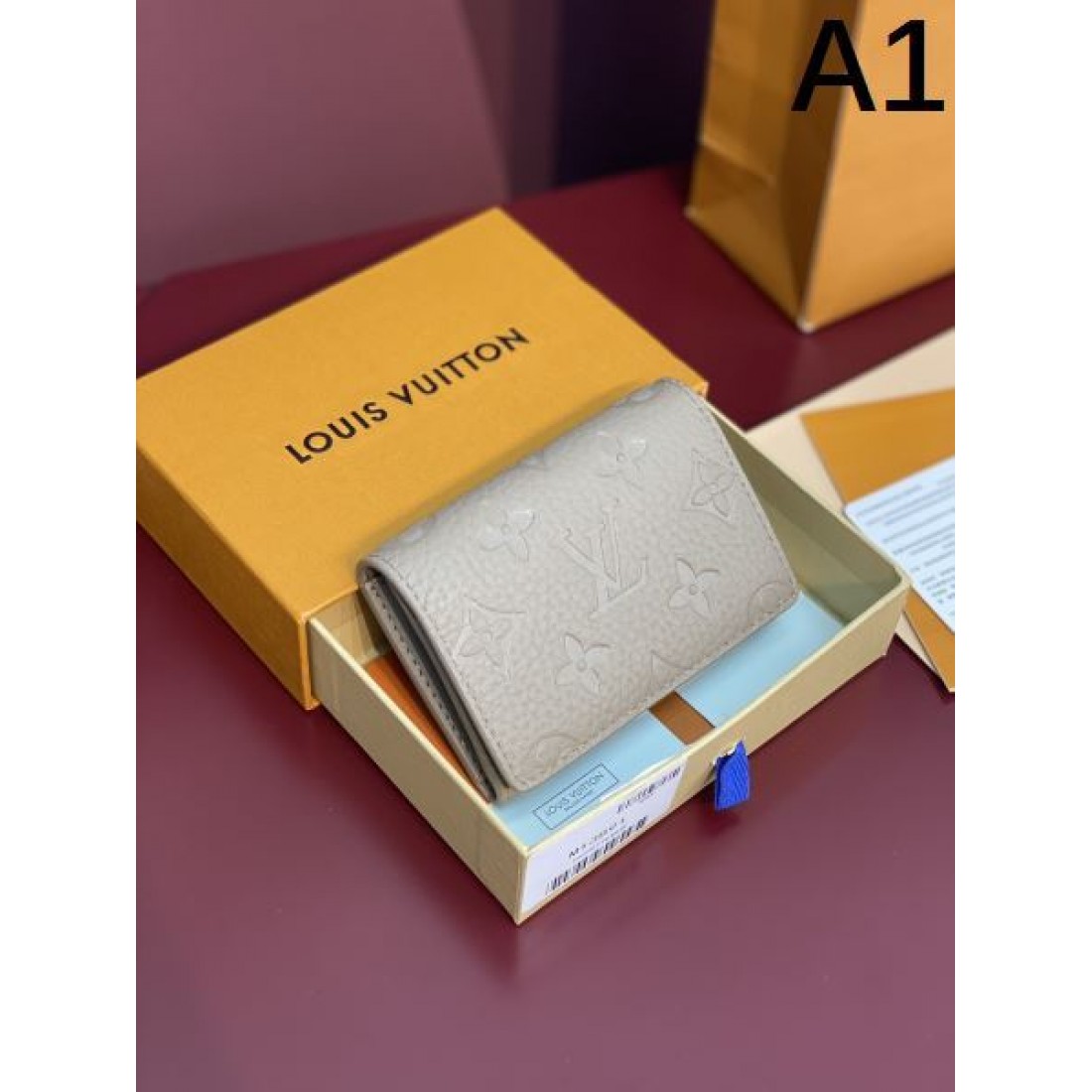 圧倒的人気を誇る LOUIS VUITTON スーパーコピー 二つ折り財布 流行最前線
