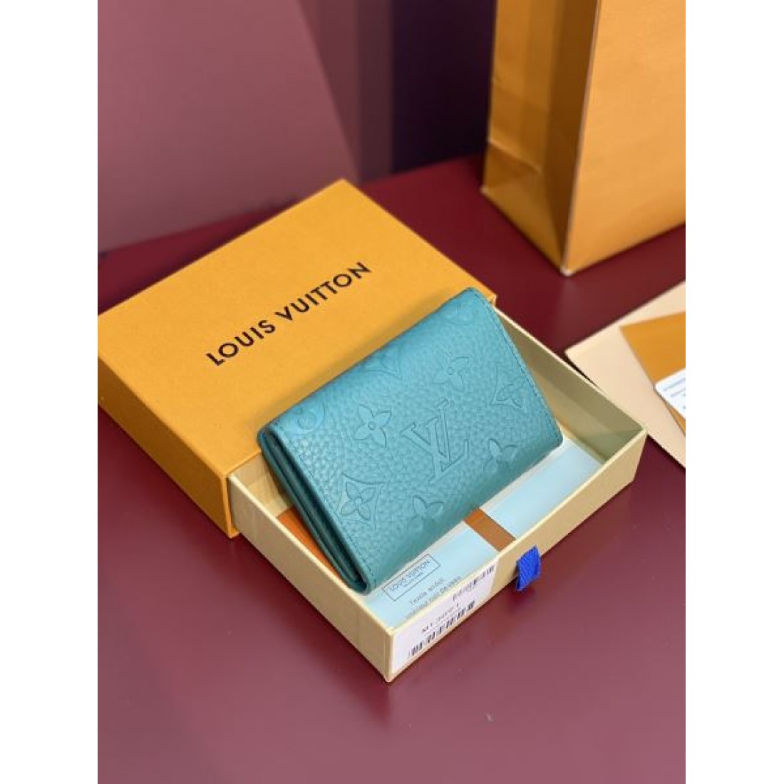 圧倒的人気を誇る LOUIS VUITTON スーパーコピー 二つ折り財布 流行最前線