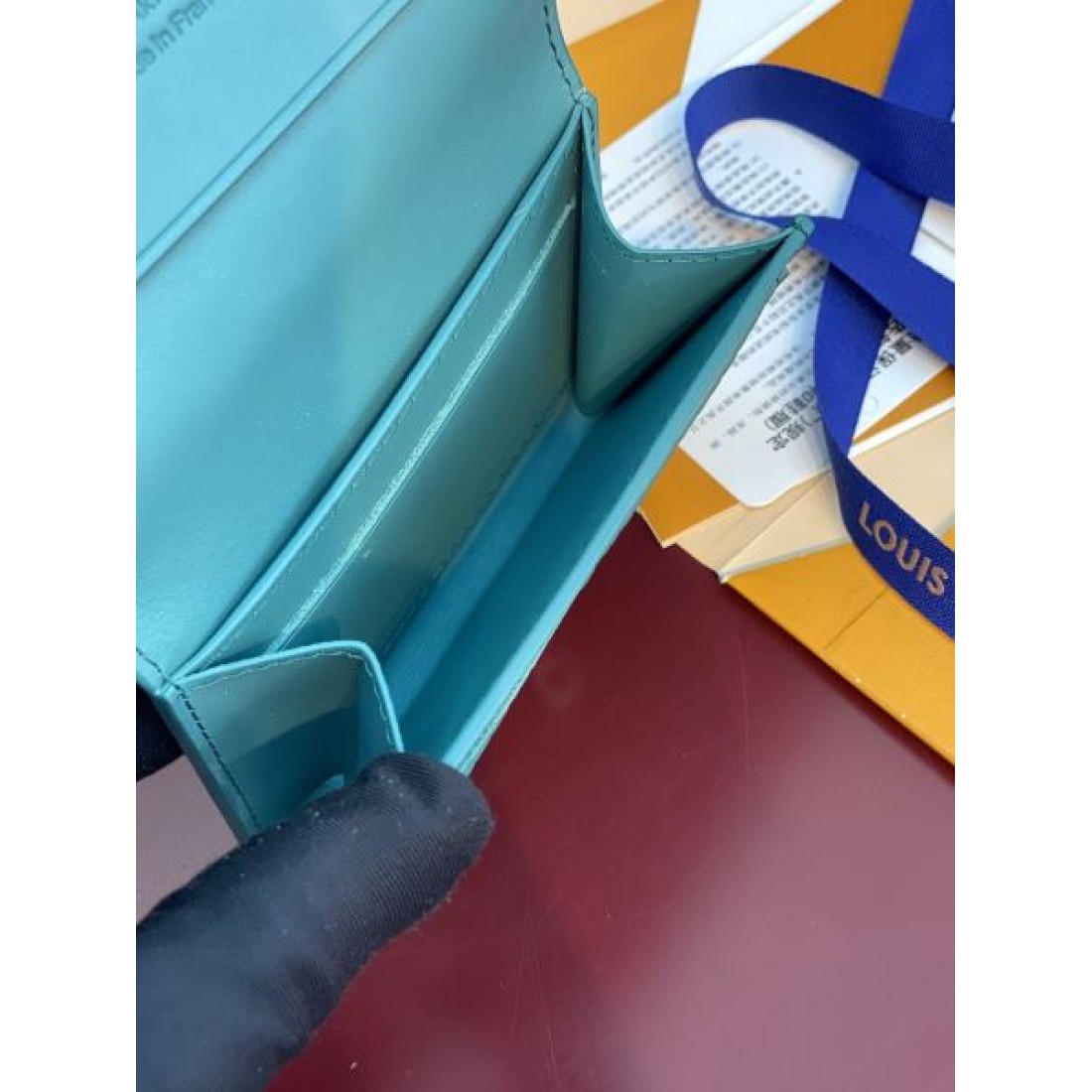 圧倒的人気を誇る LOUIS VUITTON スーパーコピー 二つ折り財布 流行最前線