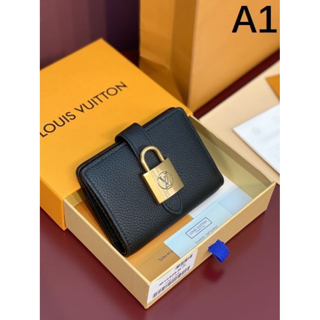 入手困難アイテム LOUIS VUITTON スーパーコピー 二つ折り財布 今季マストバイ