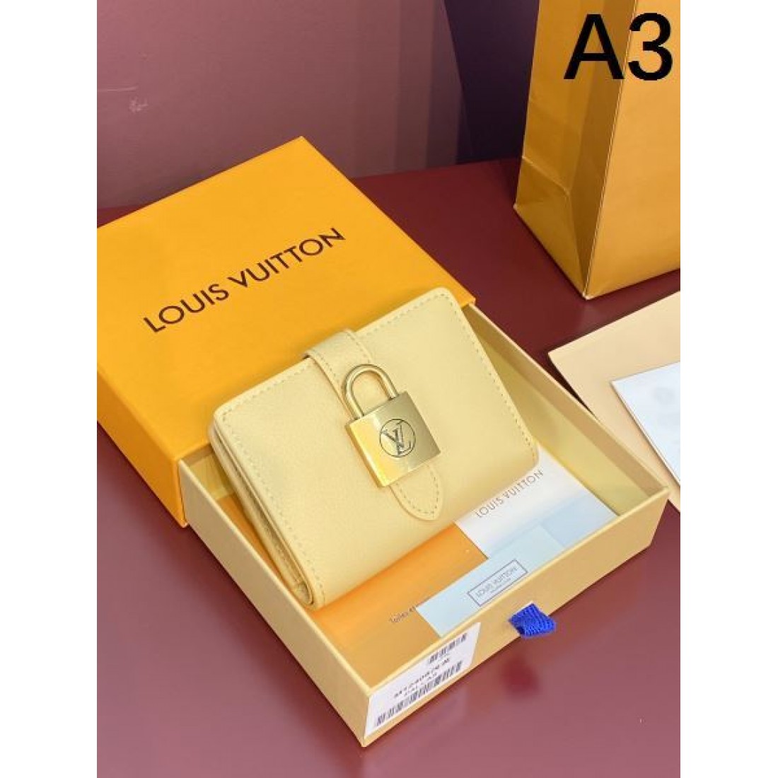 入手困難アイテム LOUIS VUITTON スーパーコピー 二つ折り財布 今季マストバイ
