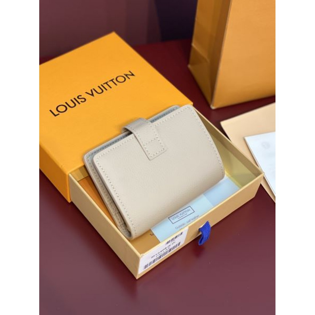 入手困難アイテム LOUIS VUITTON スーパーコピー 二つ折り財布 今季マストバイ