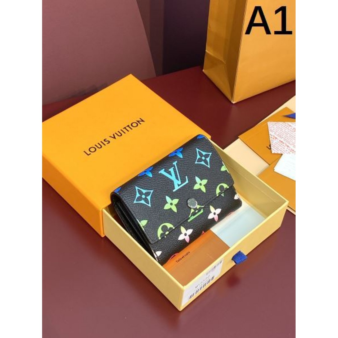 今季話題の一級品 ルイヴィトン コピー 三つ折り財布 高品質 LOUIS VUITTON 魅力的