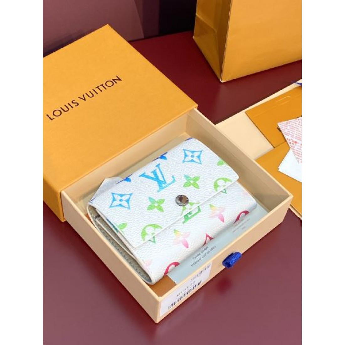 今季話題の一級品 ルイヴィトン コピー 三つ折り財布 高品質 LOUIS VUITTON 魅力的