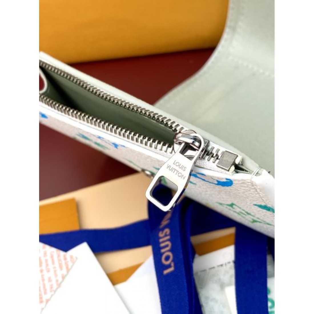 今季話題の一級品 ルイヴィトン コピー 三つ折り財布 高品質 LOUIS VUITTON 魅力的