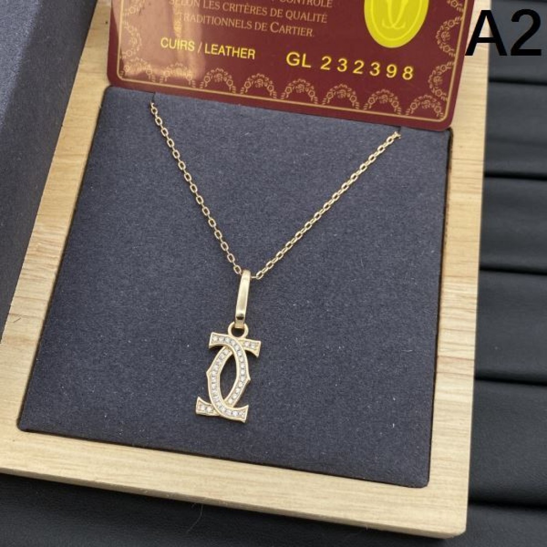 カルティエ コピー イヤリング ロゴ ファッションの流行り CARTIER