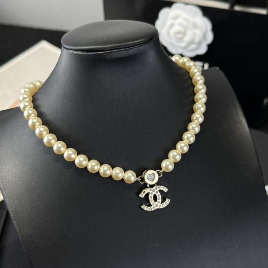 シャネル コピー ネックレス ロゴ 人気沸騰中 おしゃれ新品 CHANEL