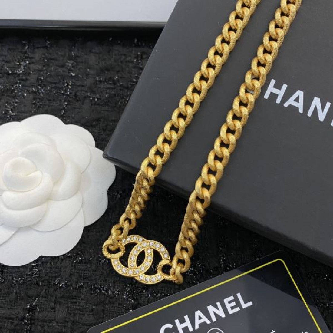 シャネル コピー ネックレス ロゴ 気軽におしゃれを楽しめる CHANEL