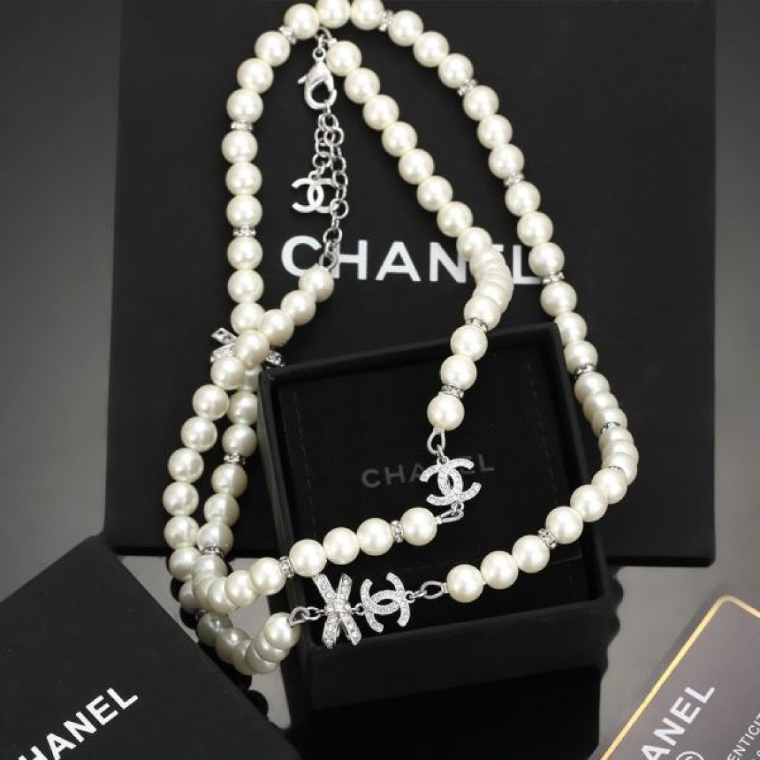 シャネル コピー ネックレス ロゴ ストリートに溢れるウェア CHANEL