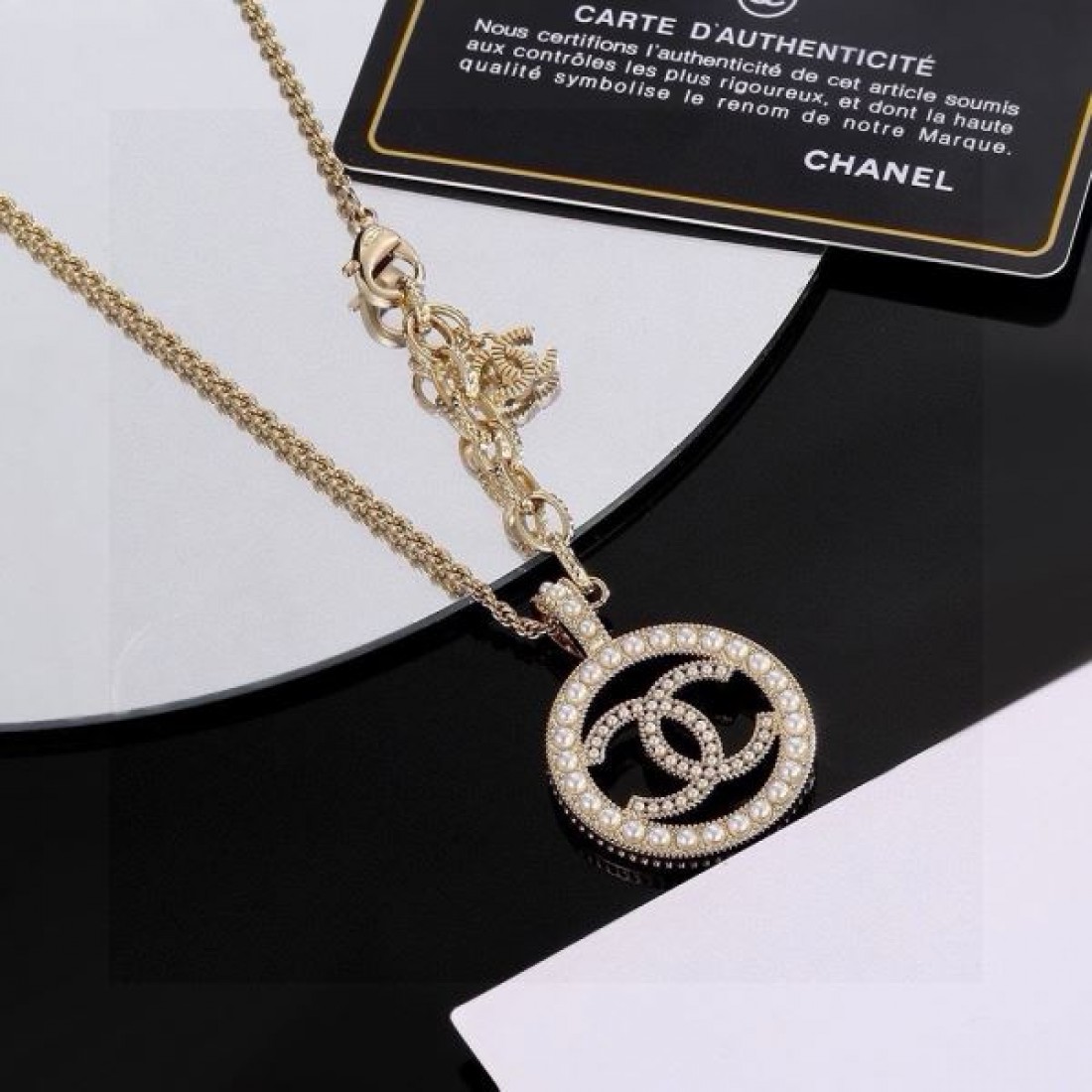 CHANEL スーパーコピー ネックレス ロゴ セレブや芸能人からも愛用 シャネル