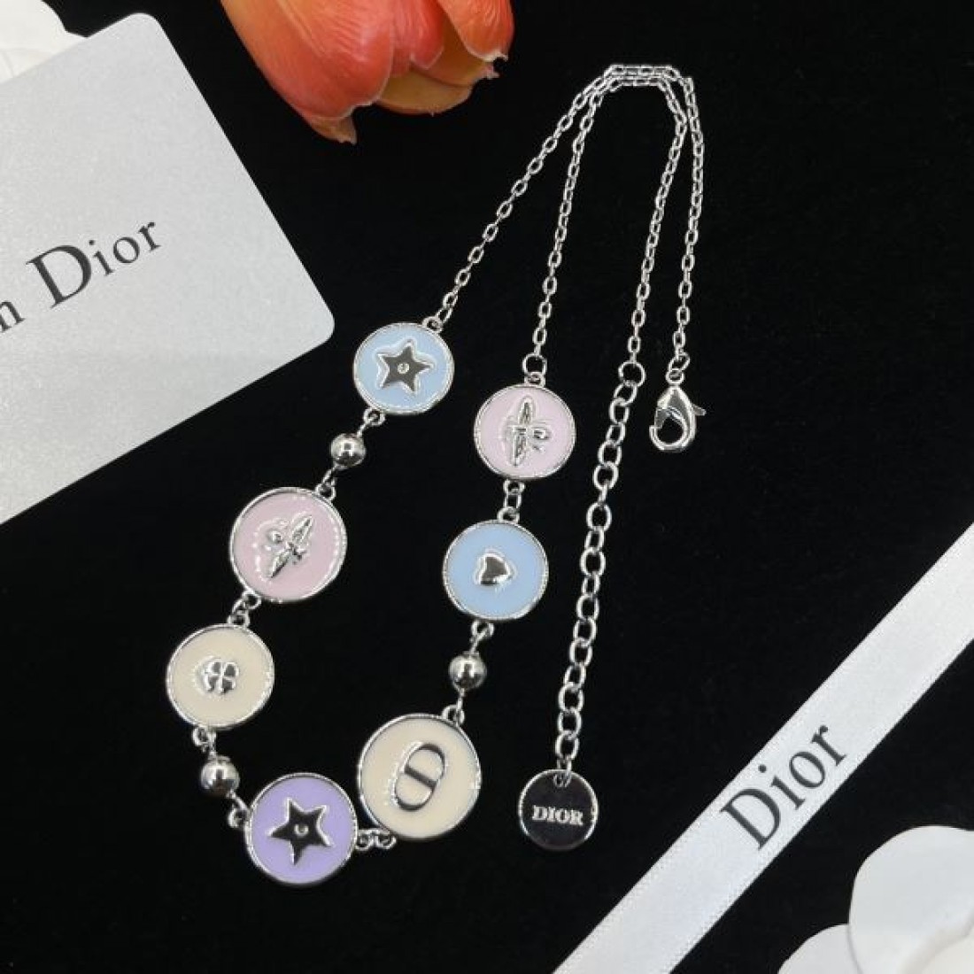 ディオール コピー ネックレス ロゴ 最新シーズンがやってきた DIOR