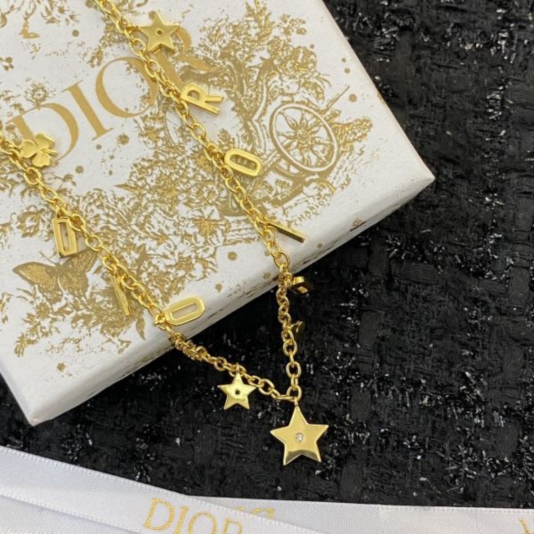 ディオール コピー ネックレス ロゴ スタイリッシュなスタイル DIOR