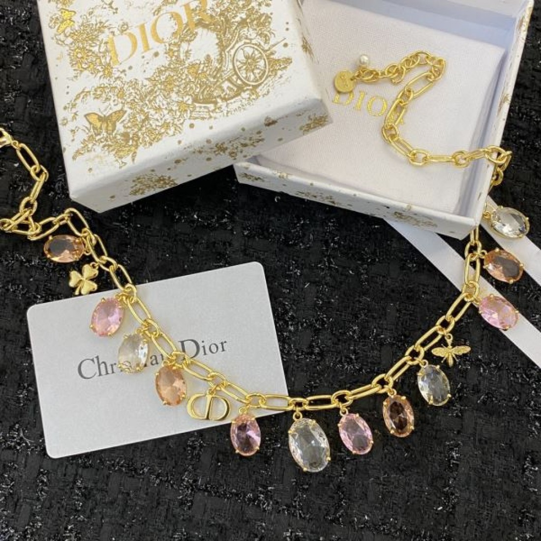 ディオール コピー ネックレス ロゴ 今年の最旬トレンドになる DIOR