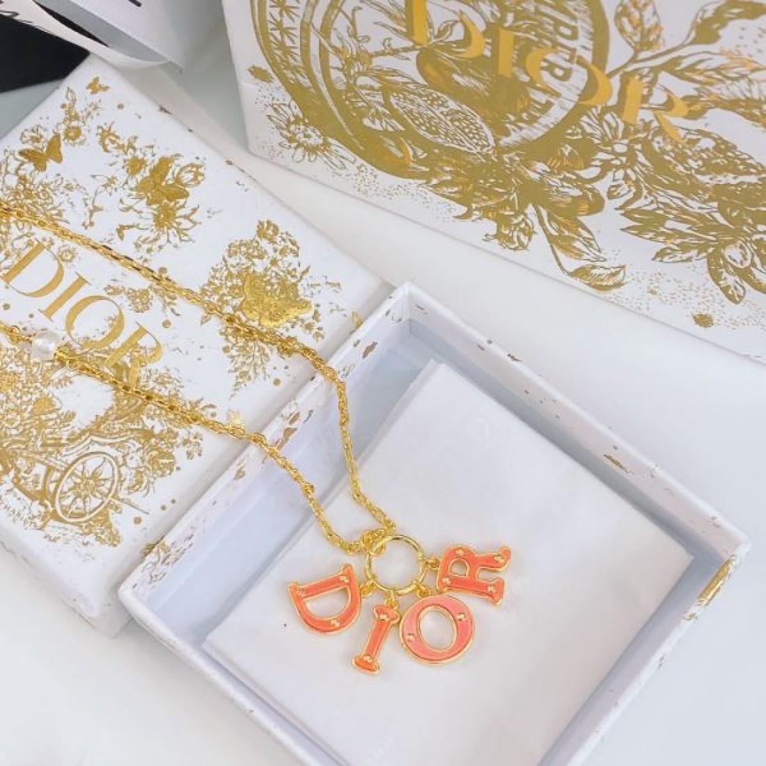 ディオール コピー ネックレス ロゴ 海外の顧客限定先行セール DIOR