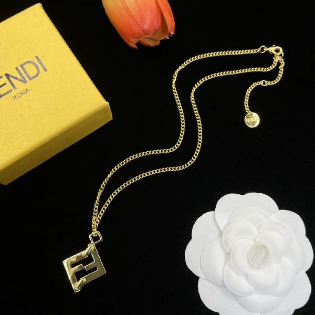 FENDI コピー ネックレス ロゴ VIPセールでまさかの破格 フェンディ