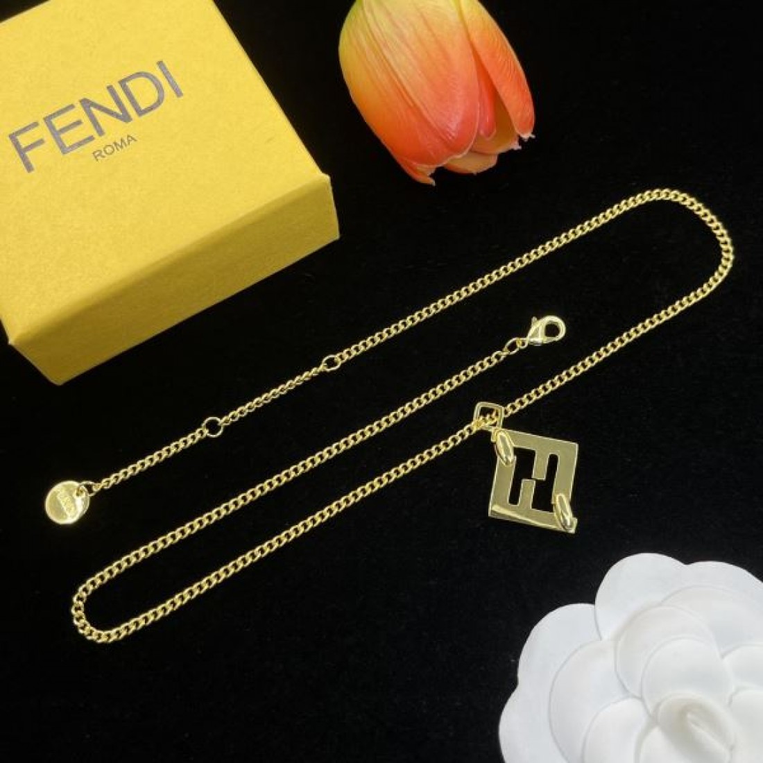 FENDI コピー ネックレス ロゴ VIPセールでまさかの破格 フェンディ