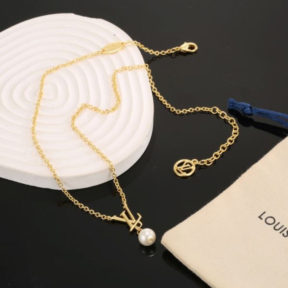 LOUIS VUITTON コピー ネックレス ロゴ 顧客セール大特価 ルイヴィトン
