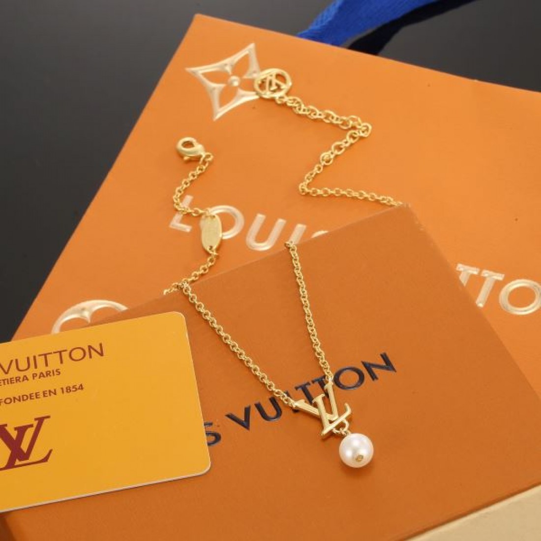 LOUIS VUITTON コピー ネックレス ロゴ 顧客セール大特価 ルイヴィトン