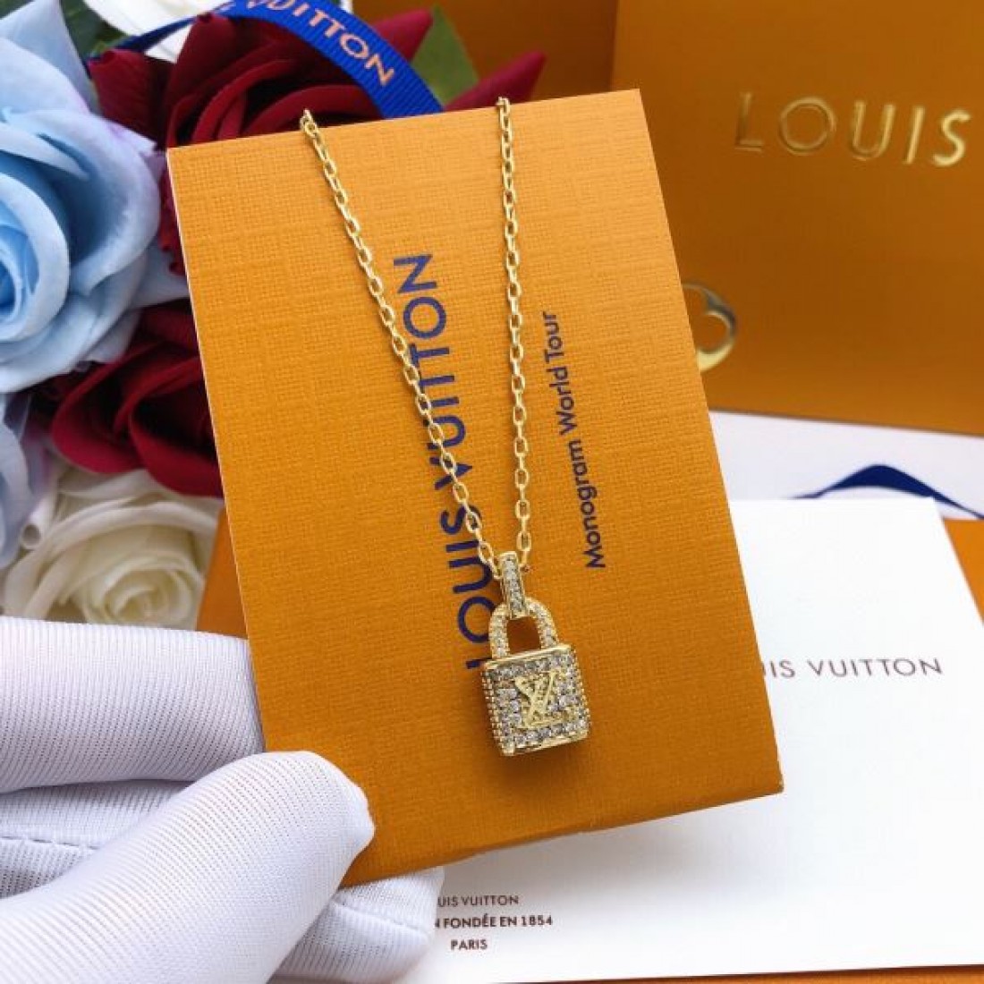 LOUIS VUITTON コピー ネックレス ロゴ 海外限定アイテム ルイヴィトン