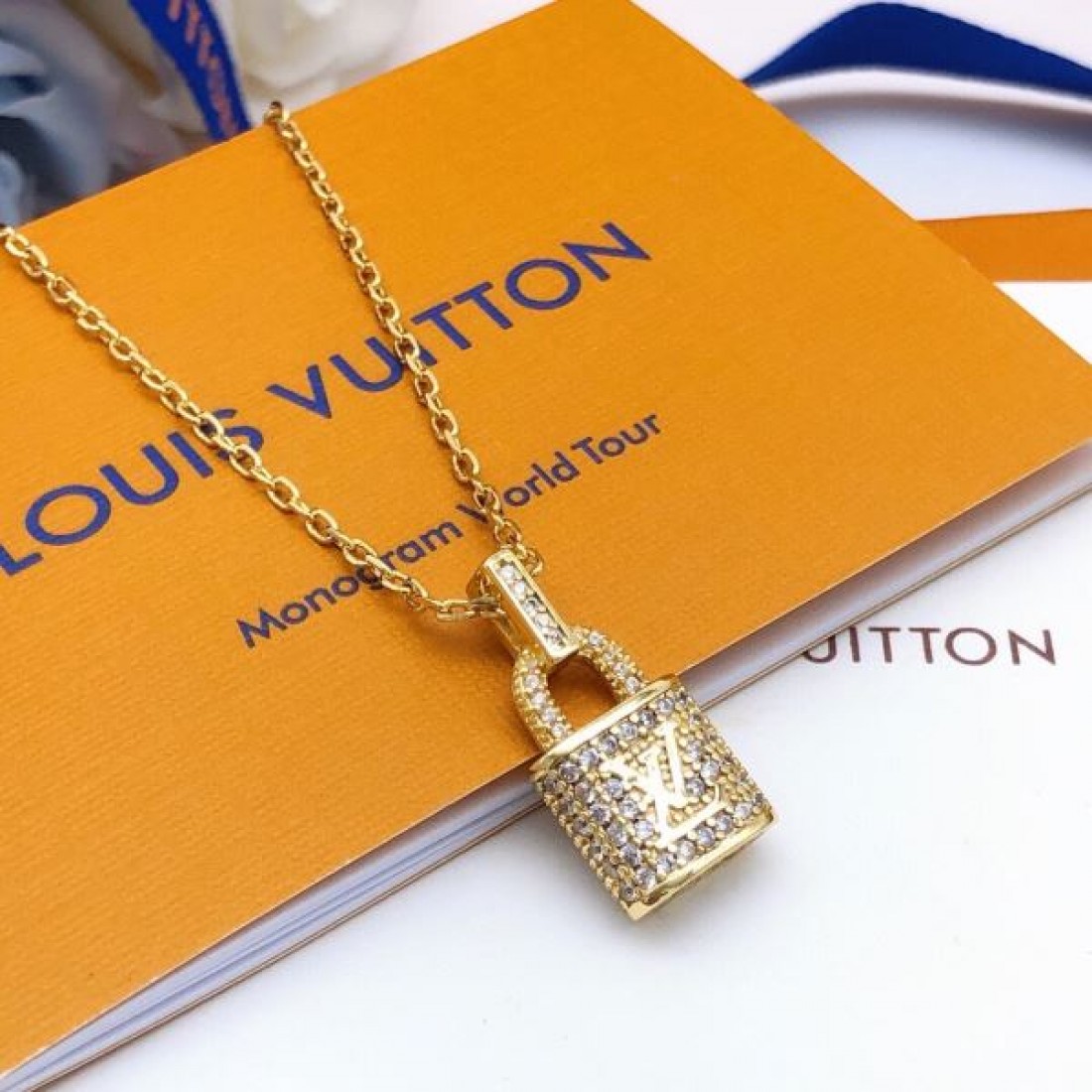 LOUIS VUITTON コピー ネックレス ロゴ 海外限定アイテム ルイヴィトン