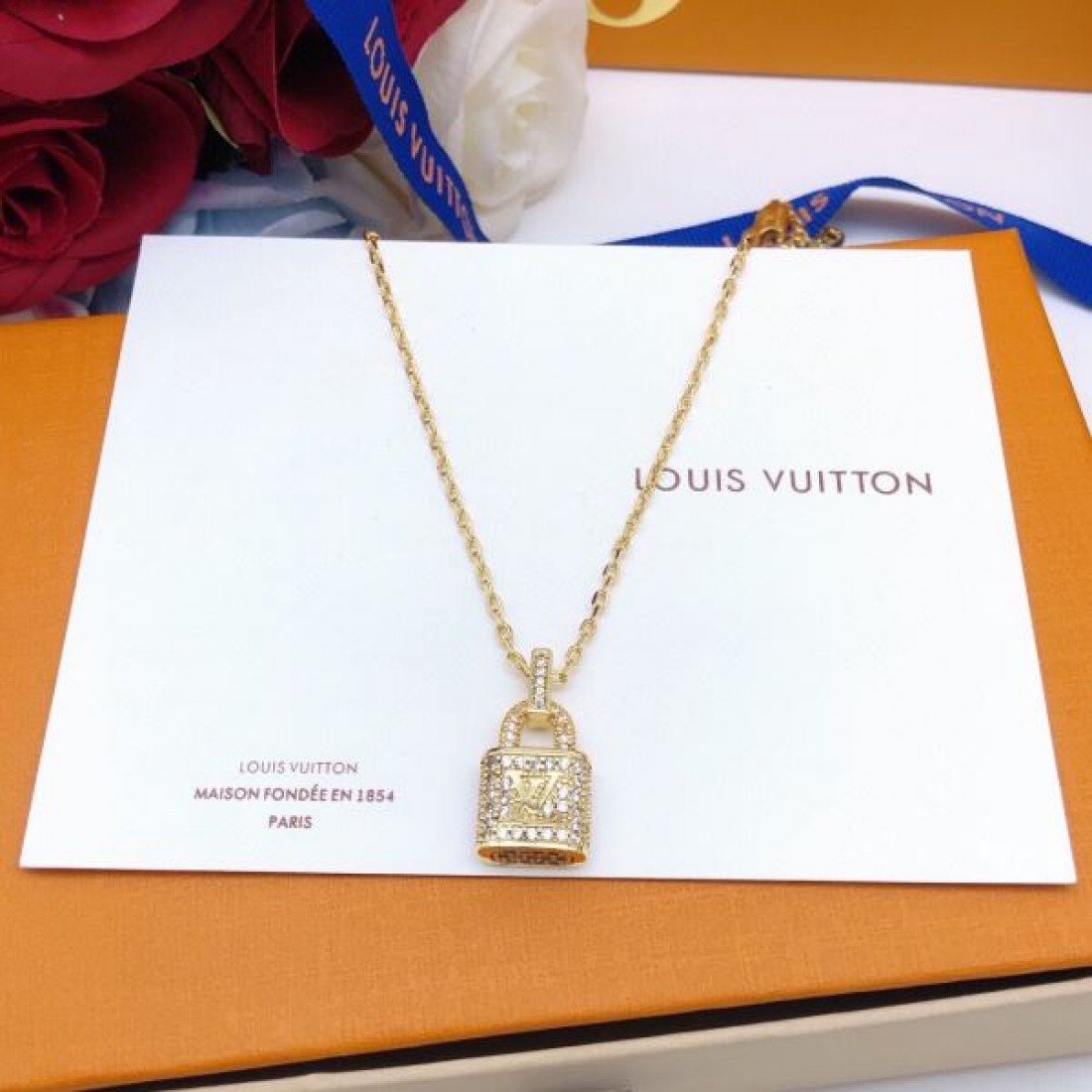 LOUIS VUITTON コピー ネックレス ロゴ 海外限定アイテム ルイヴィトン