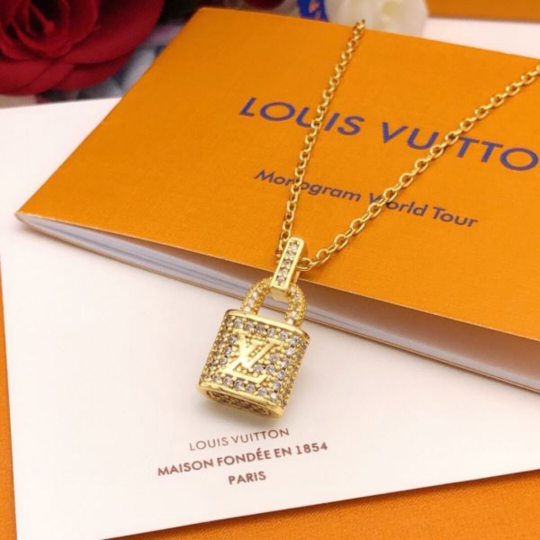 LOUIS VUITTON コピー ネックレス ロゴ 海外限定アイテム ルイヴィトン