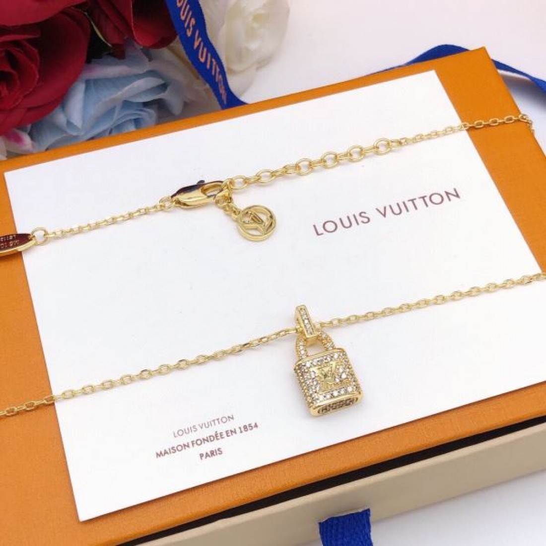 LOUIS VUITTON コピー ネックレス ロゴ 海外限定アイテム ルイヴィトン