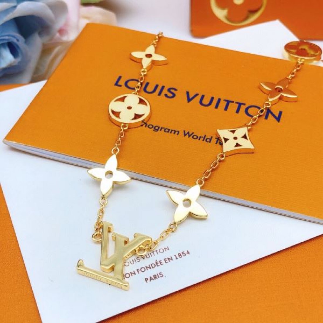 LOUIS VUITTON コピー ネックレス ロゴ 年末年始はセール ルイヴィトン
