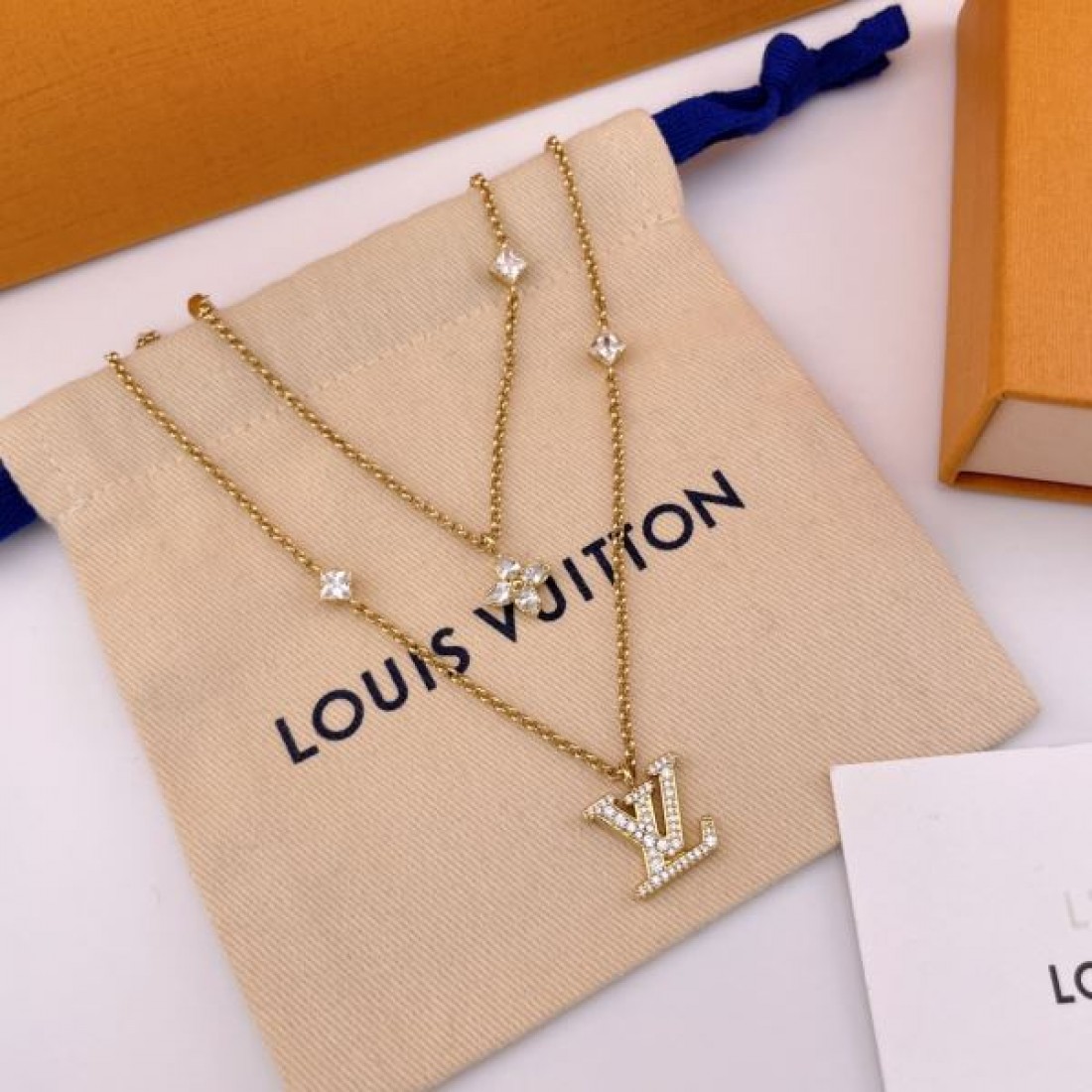 LOUIS VUITTON コピー ネックレス ロゴ 今季初登場の新作 ルイヴィトン