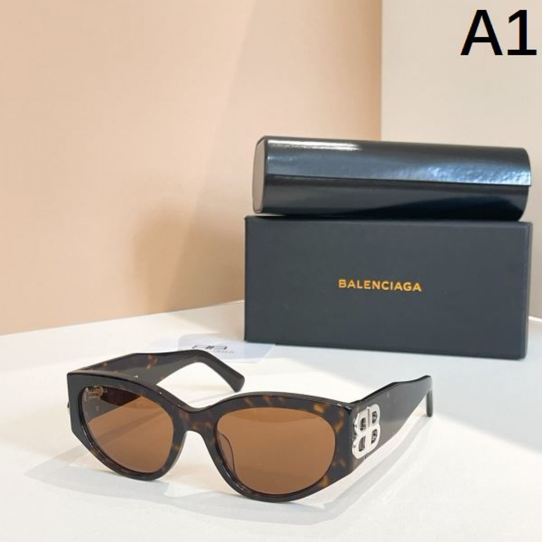 格別な存在感 BALENCIAGA スーパーコピー サングラス プレミアム感満載