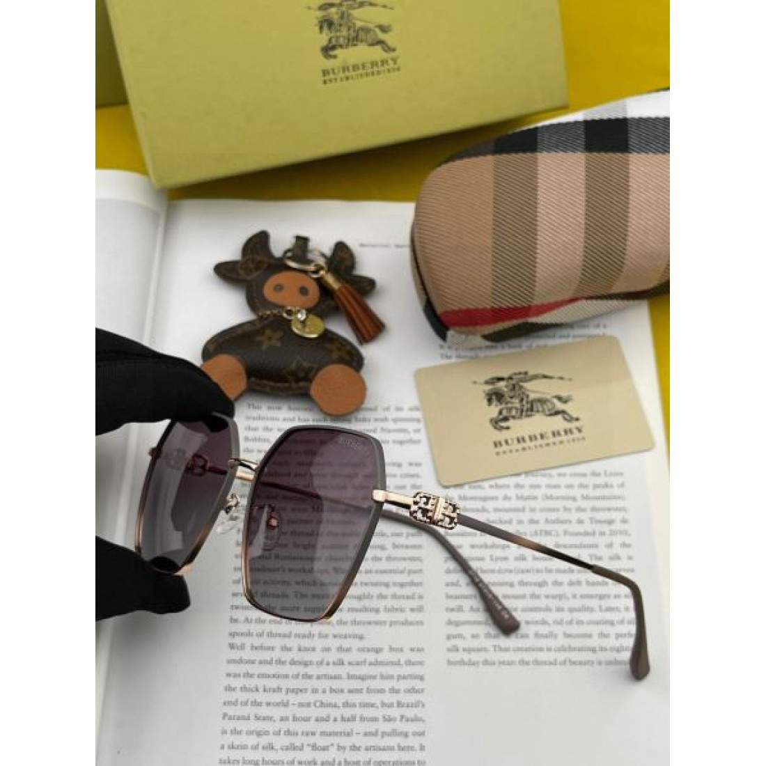 美シルエット実現 BURBERRY コピー サングラス 一目惚れアイテム
