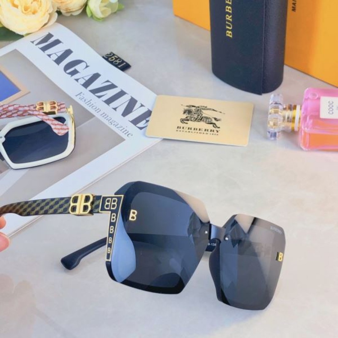 続々とお目見える BURBERRY コピー サングラス 着回し力抜群