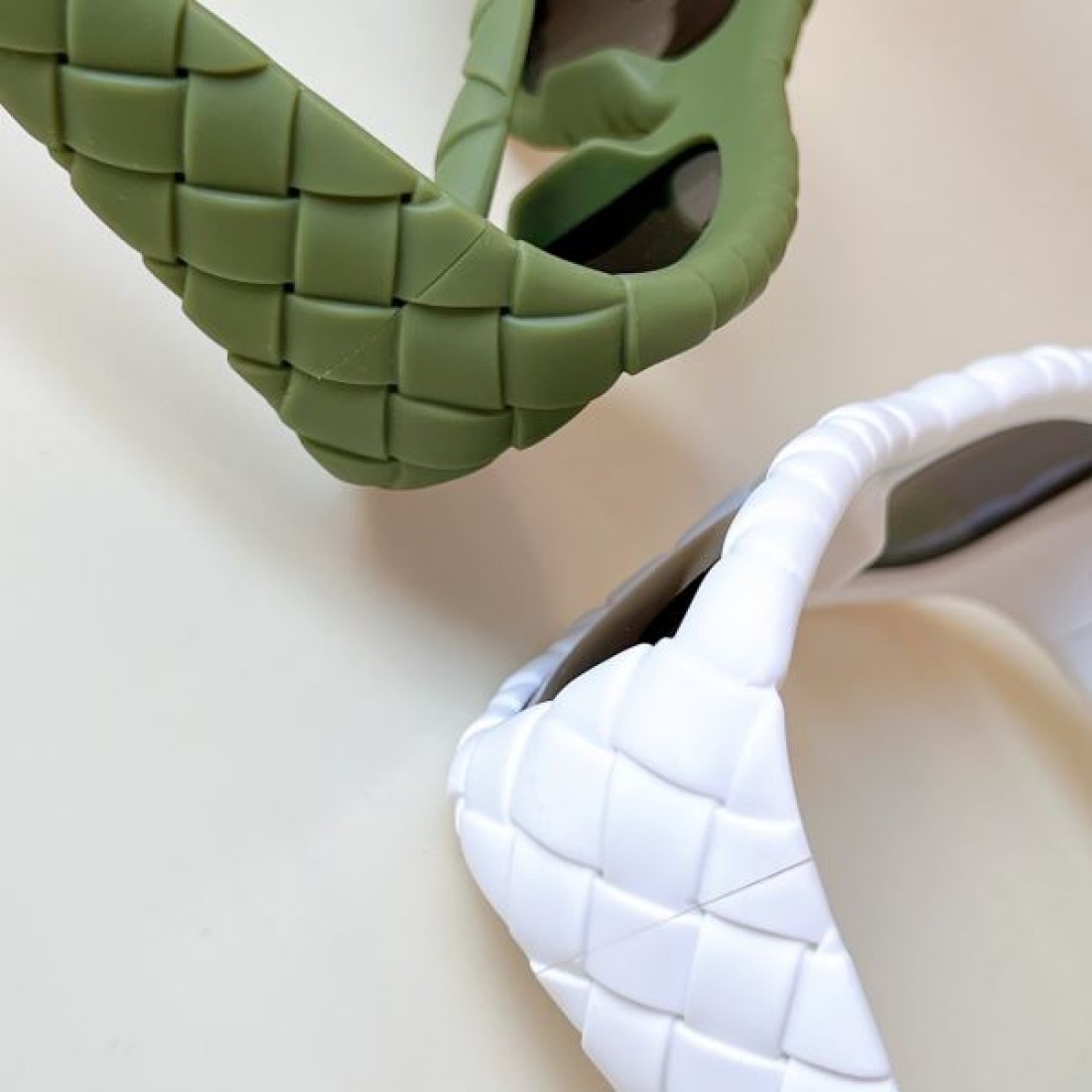 魅力的な価格 BOTTEGA VENETA コピー サングラス 海外の顧客限定