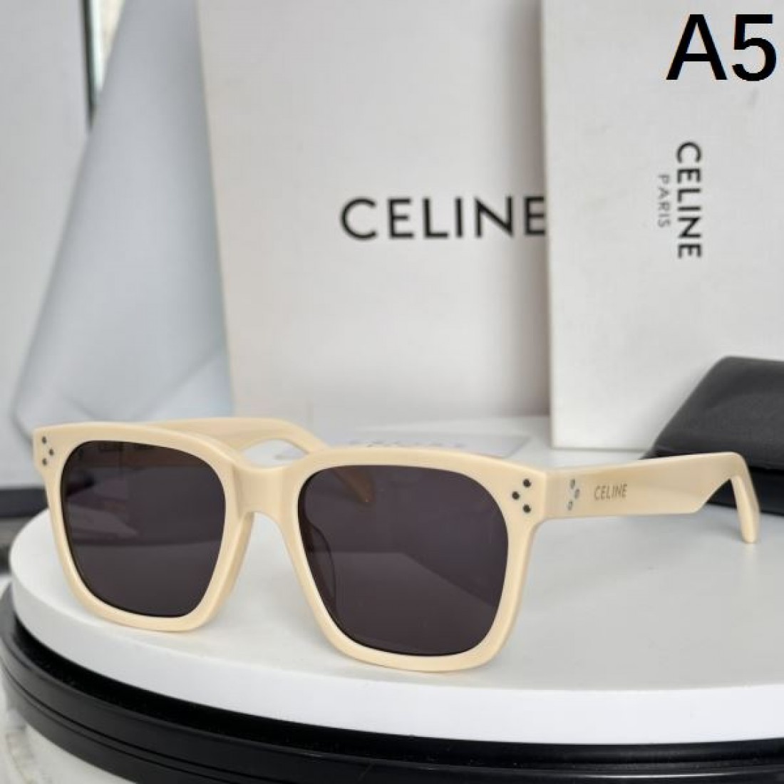 話題沸騰 CELINE セリーヌ スーパーコピー サングラス 洗練された 優雅な