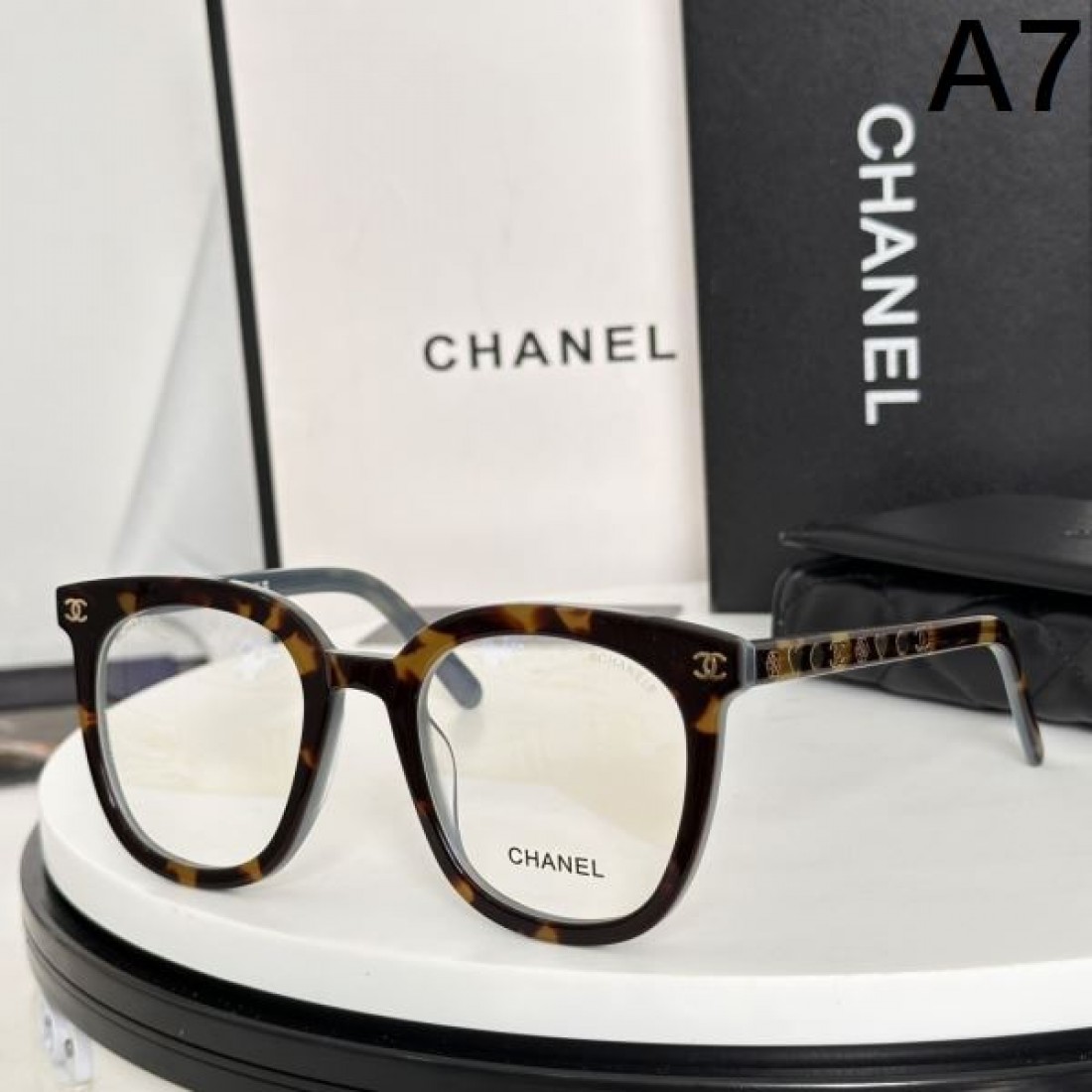 快適な お洒落な シャネル コピー サングラス 斬新な 軽やか CHANEL