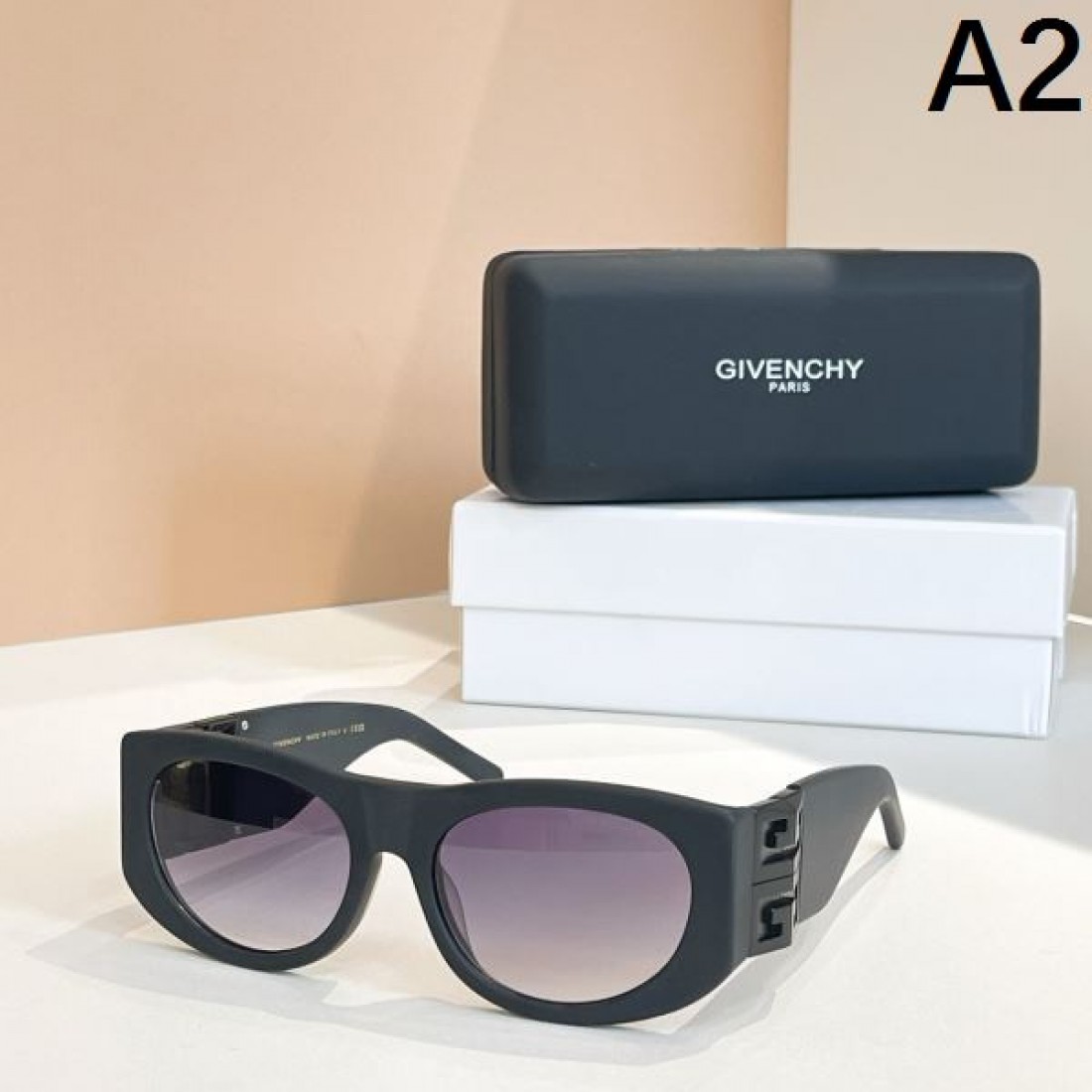 海外セレブ風コーデ GIVENCHY コピー サングラス 上質な素材感