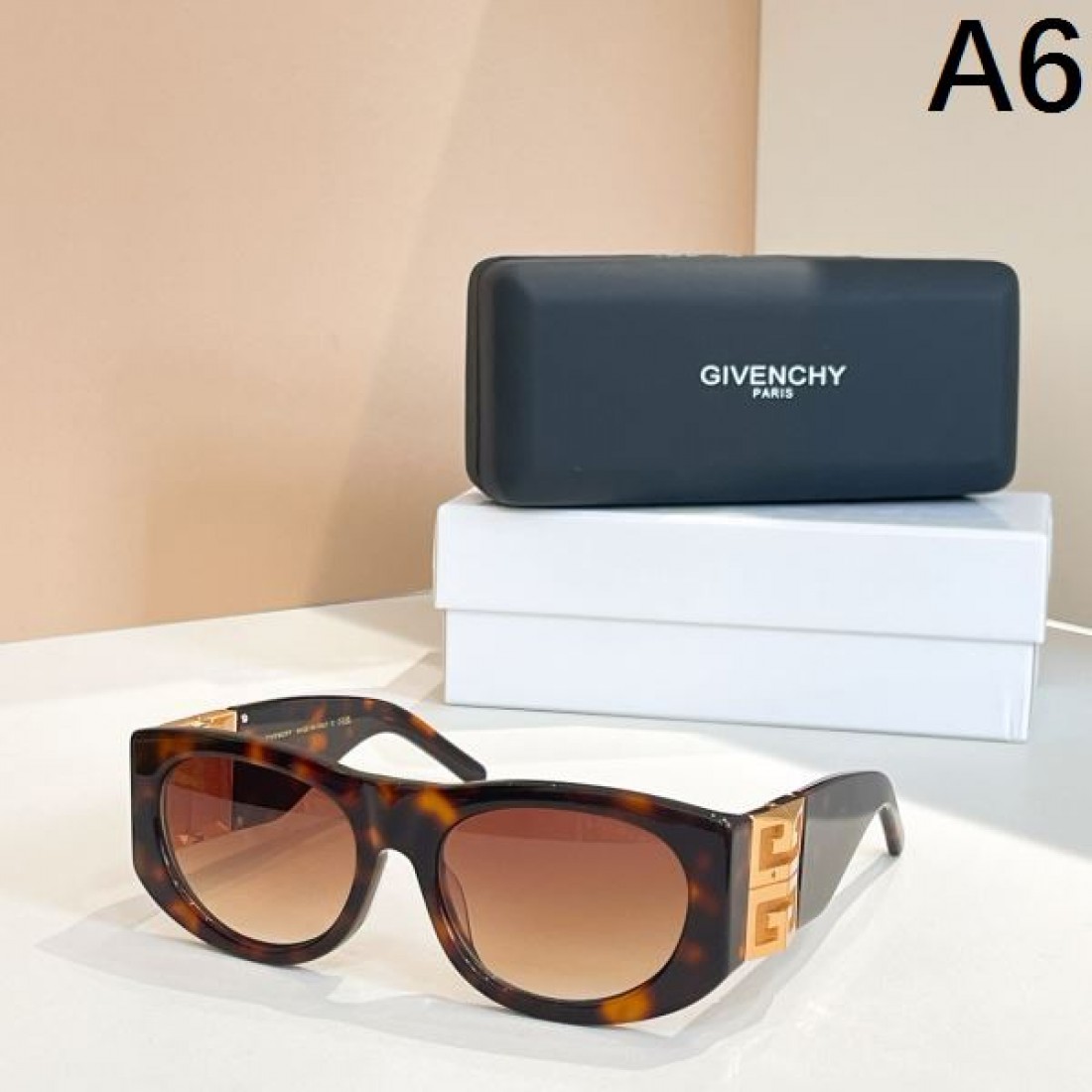 海外セレブ風コーデ GIVENCHY コピー サングラス 上質な素材感