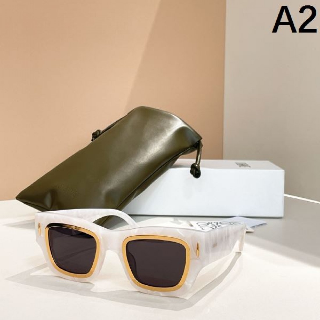 ロエベ コピー サングラス 夏新しい物ひとつは欲しい定番 華やかな  LOEWE