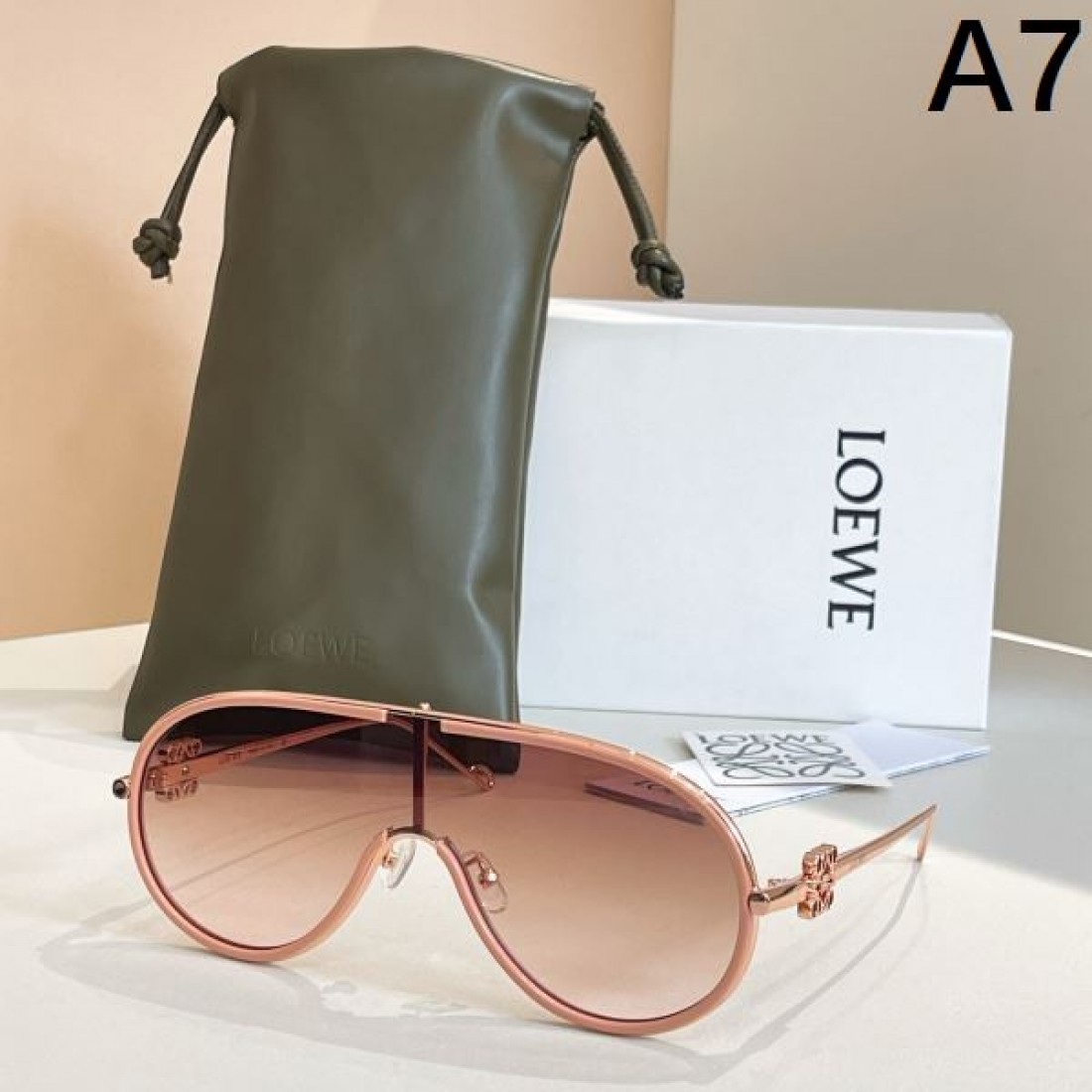 爆発的人気 オシャレ度がアップ 華やか LOEWE ロエベ スーパーコピー サングラス
