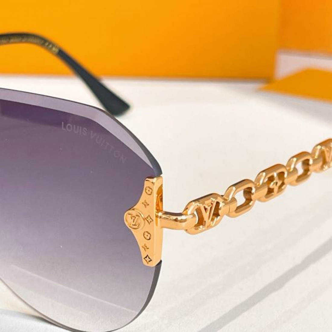 性抜群のコンビ LOUIS VUITTON 上品で洗練された ルイヴィトン コピー サングラス