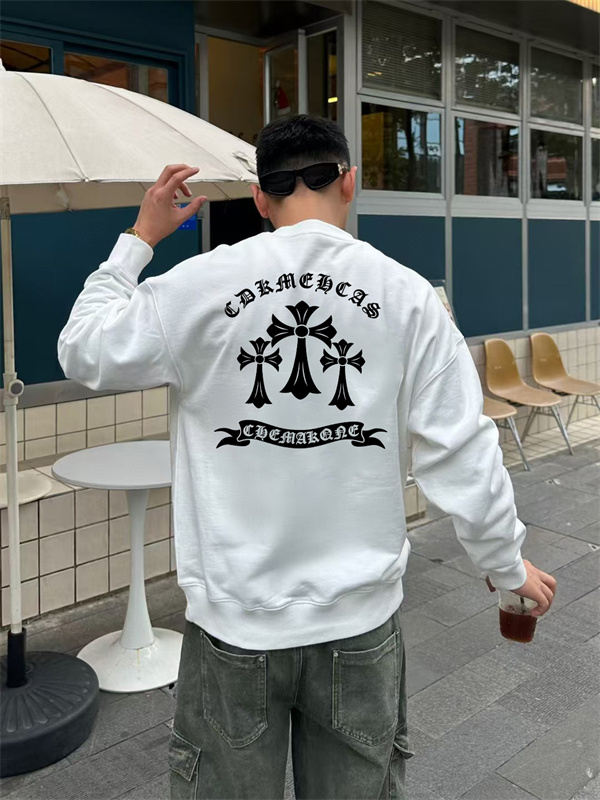   ストリートの個性とクルージングな魅力 —— クロムハーツ コピー トレーナーで魅せるハイストリートスタイル