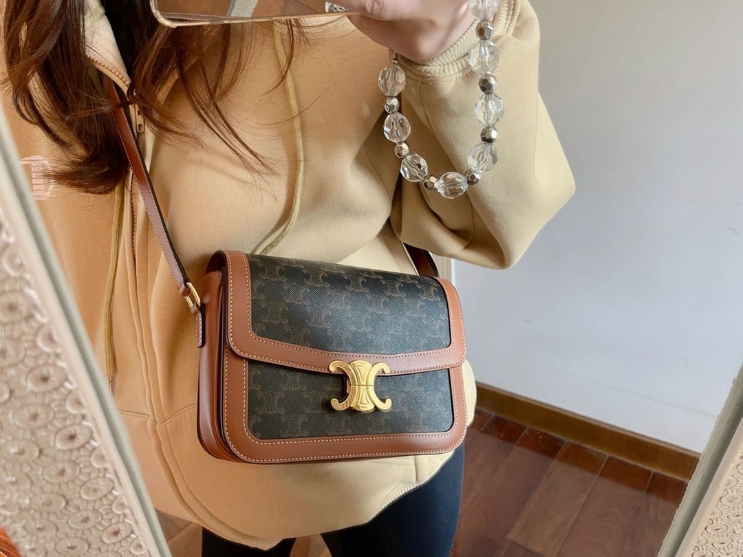   CELINE バッグ：モダンとクラシックの融合