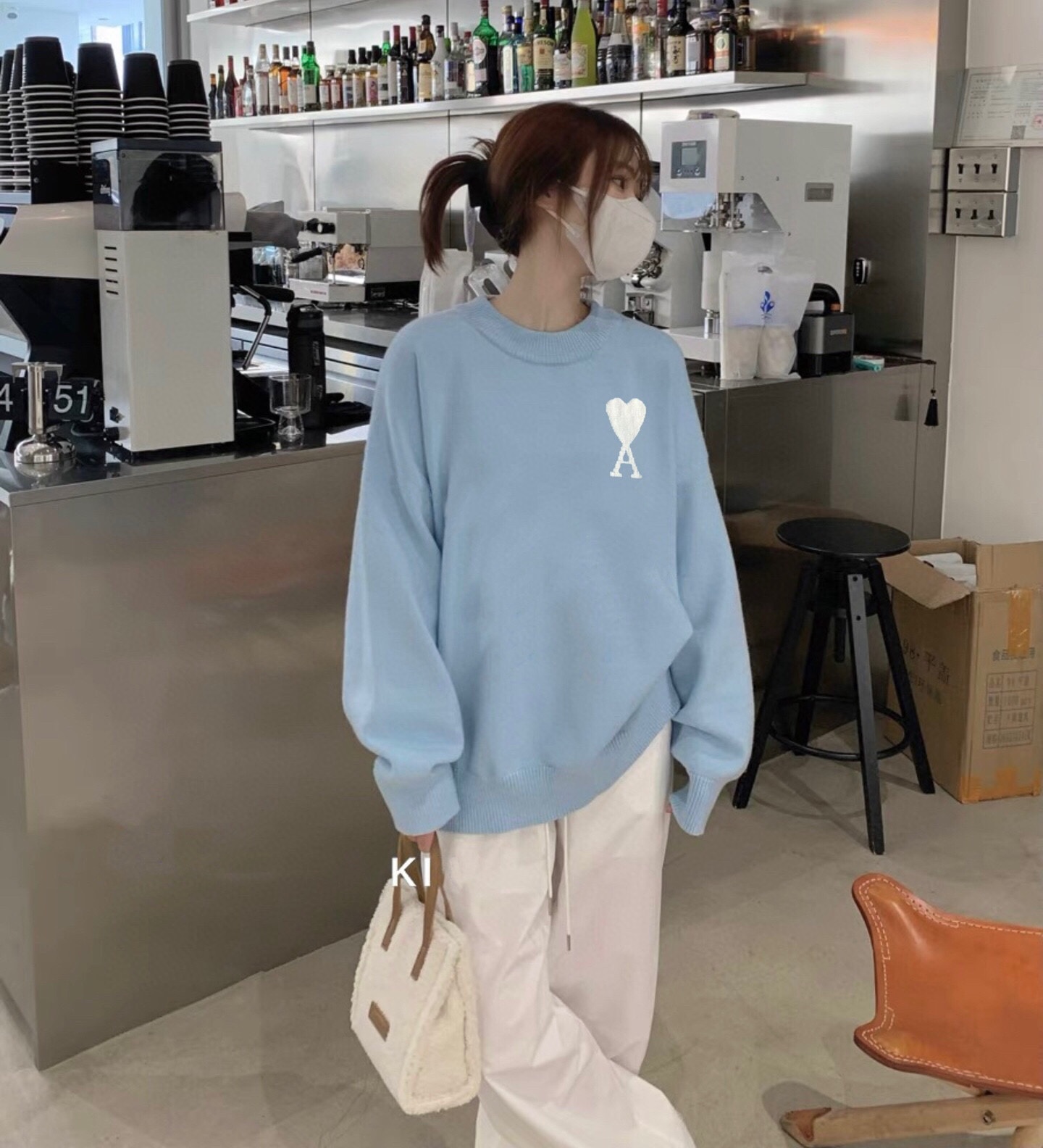   可愛らしさとセンスを兼ね備えた AMI のコーディネート