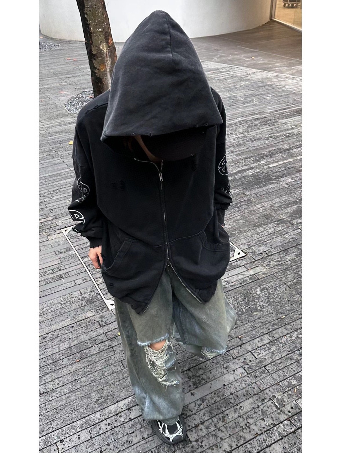   Balenciaga パーカー：私の日常に彩りをもたらす存在