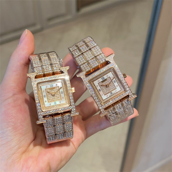   華やかな時間の象徴 —— エルメスコピーケリーウォッチ