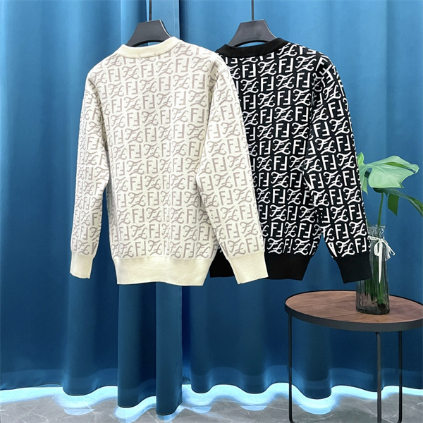   伝統的な識別性を纏う日常 ——FENDI コピー セーター