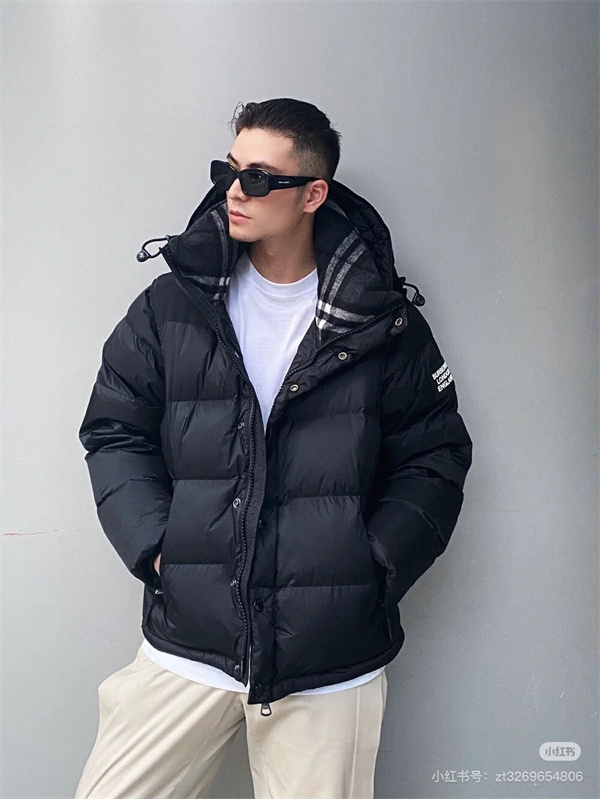   上質とモードの融合——BURBERRY コピー ダウンジャケットで叶える冬のラグジュアリースタイル