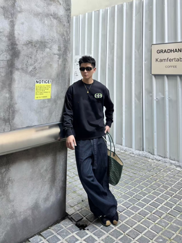   エレガンスとストリートの融合 ——DIOR コピー パーカーで刻む独創的なファッションライフ