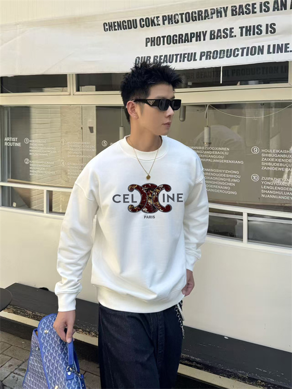   シンプルが極み ——CELINE コピー パーカーで紡ぐ洗練された日常スタイル